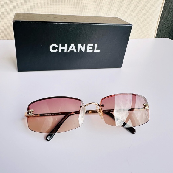 CHANEL VINTAGE SUNGLASSES crystal CC’s - Picture 1 of 16